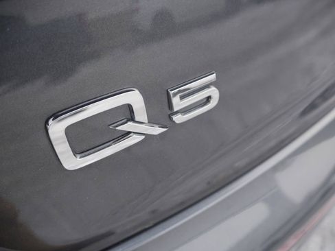 Certified 2023 Audi Q5 2.0T Premium w/ Convenience Package image 9