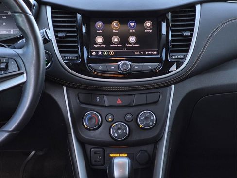 Certified 2022 Chevrolet Trax LT w/ LT Convenience Package image 33