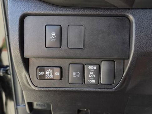 Used 2023 Toyota Tacoma TRD Off-Road w/ Technology Package AWD/4WD image 21