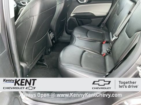 Used 2022 Jeep Compass Limited image 17