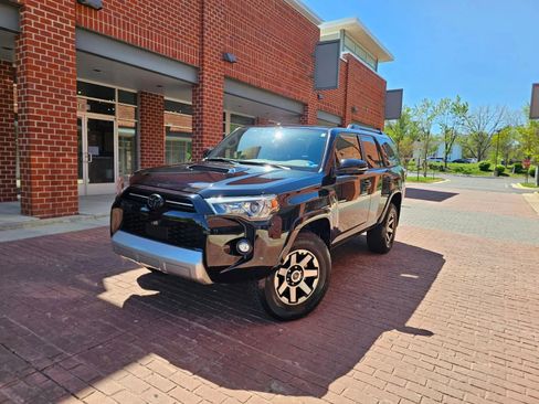 Used 2022 Toyota 4Runner TRD Off-Road Premium AWD/4WD image 3
