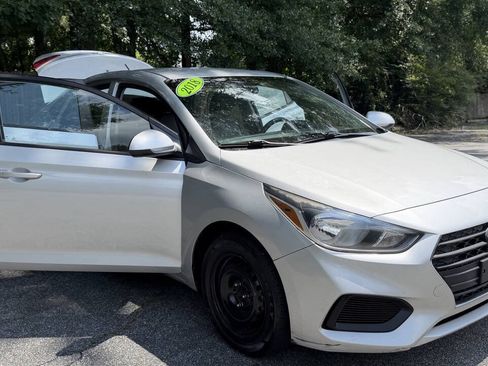 Used 2018 Hyundai Accent SE FWD image 21