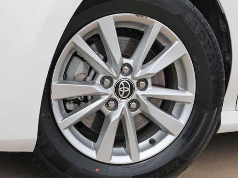 Used 2025 Toyota Camry LE FWD image 13