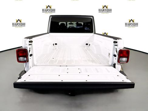 Used 2022 Jeep Gladiator Sport AWD/4WD image 31