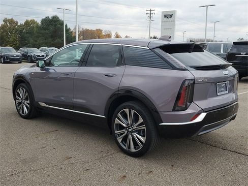 Certified 2025 Cadillac Optiq Luxury 2 w/ LPO, Floor Liner Package image 4