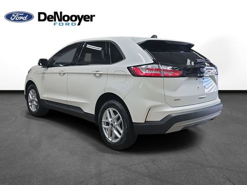 Used 2022 Ford Edge SEL image 9