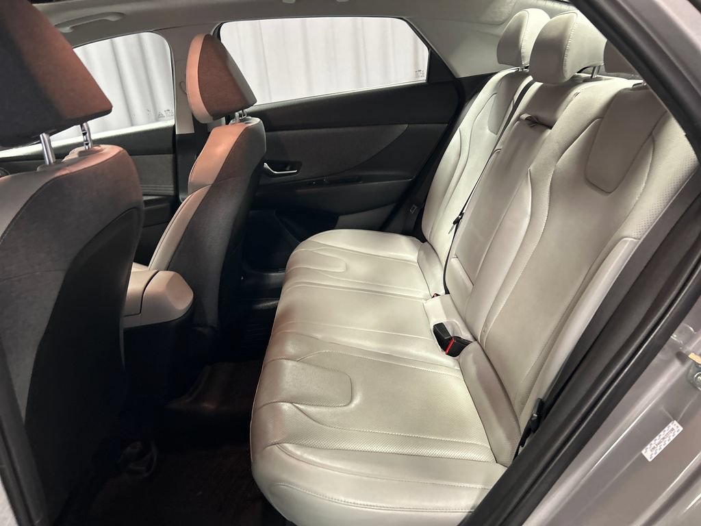 Used 2022 Hyundai Elantra Limited FWD image 22