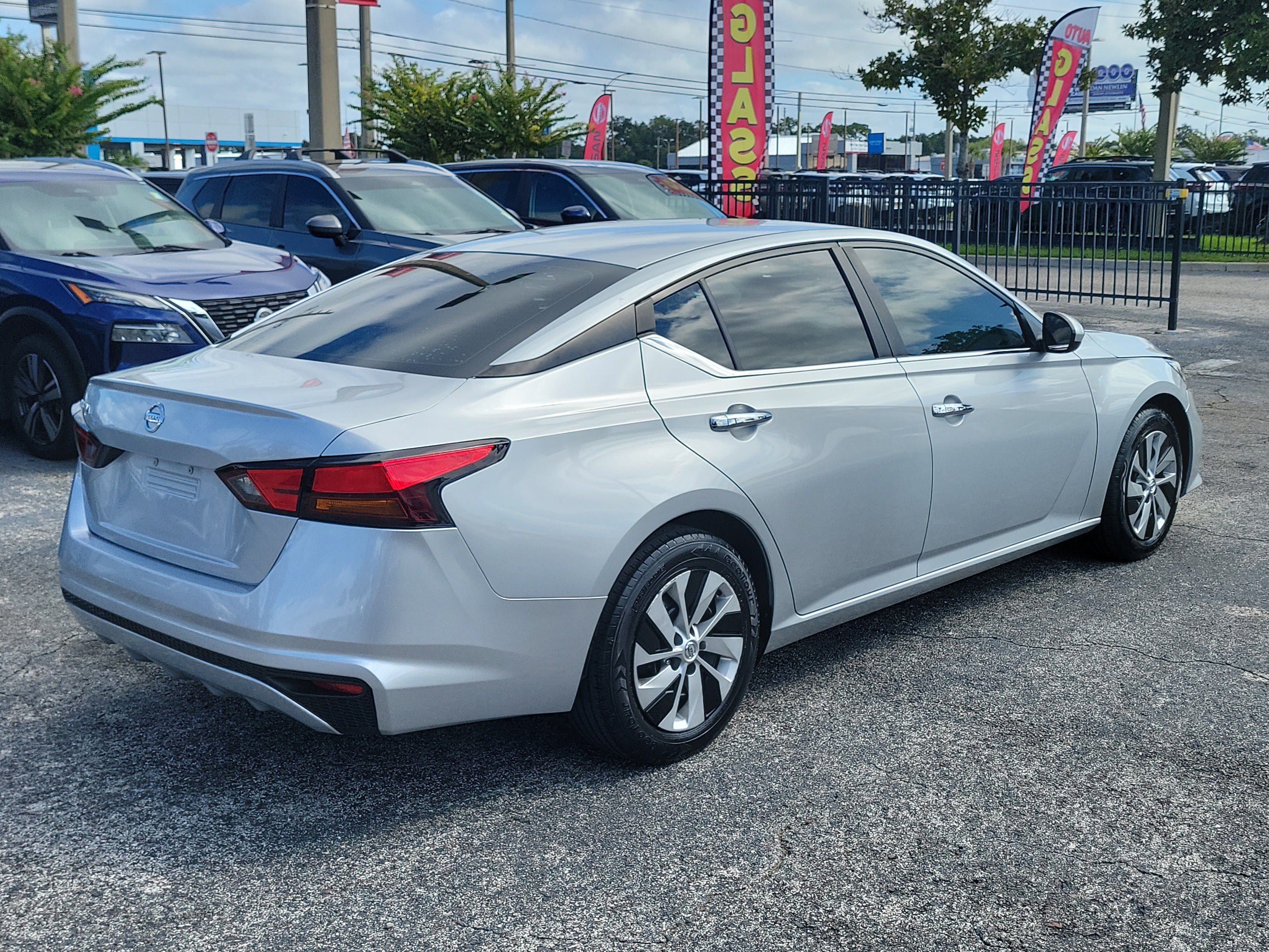 Certified 2021 Nissan Altima 2.5 S FWD image 4