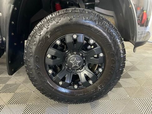 Used 2016 RAM 2500 SLT image 10