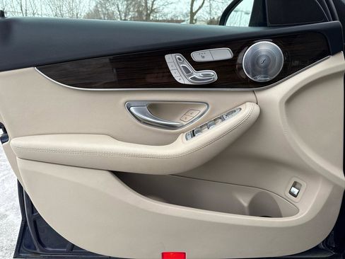 Used 2017 Mercedes-Benz C 300 4MATIC Sedan image 21