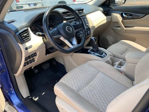 Used 2018 Nissan Rogue SV w/ Premium Package FWD image 24