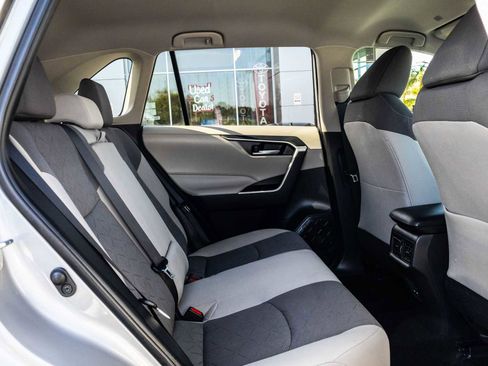 Certified 2025 Toyota RAV4 XLE FWD image 20