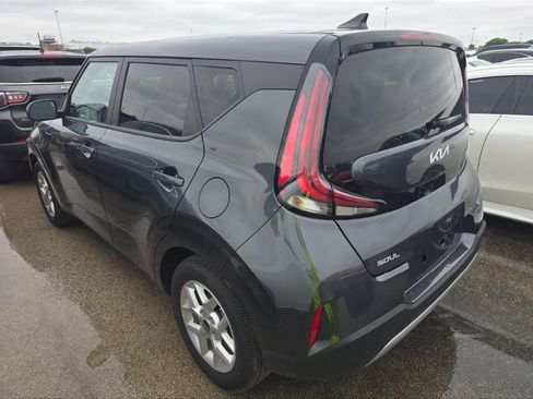 Used 2025 Kia Soul LX w/ LX Technology Package FWD image 11