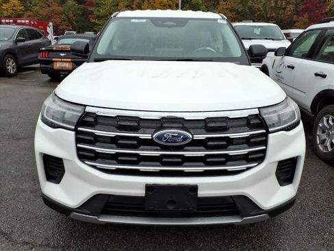 Used 2026 Ford Explorer Active image 2