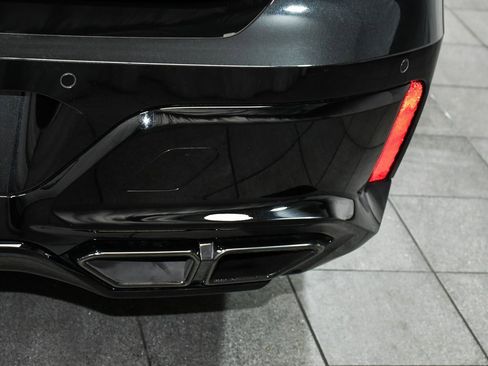 Used 2025 BMW 760i xDrive image 88