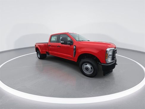 New 2026 Ford F350 XL image 2