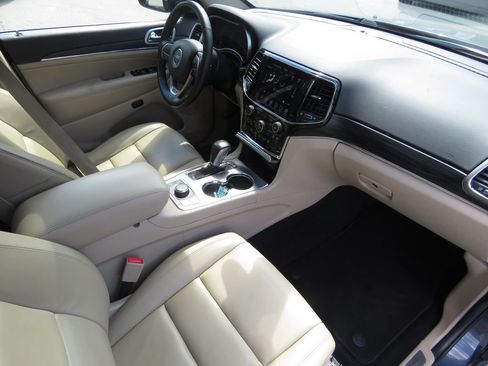 Used 2021 Jeep Grand Cherokee Limited AWD/4WD image 14