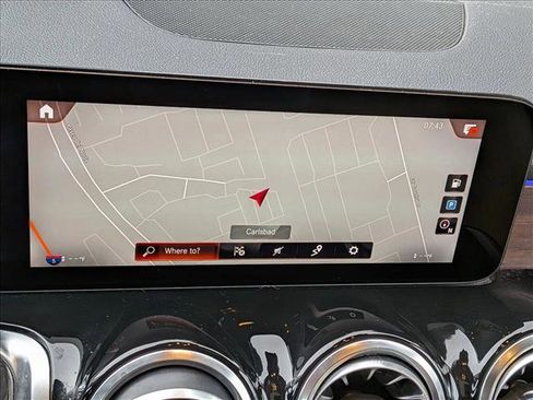 Used 2022 Mercedes-Benz GLB 250 4MATIC image 11