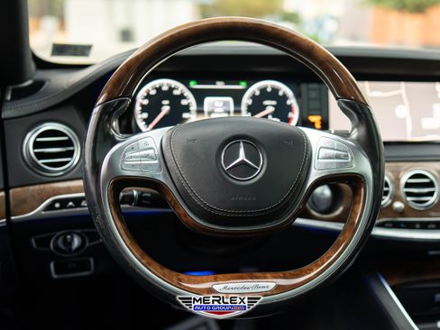 Used 2014 Mercedes-Benz S 550 Sedan w/ Sport Package w/ Sport Package image 23