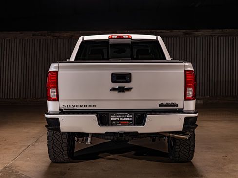 Used 2018 Chevrolet Silverado 1500 High Country image 8