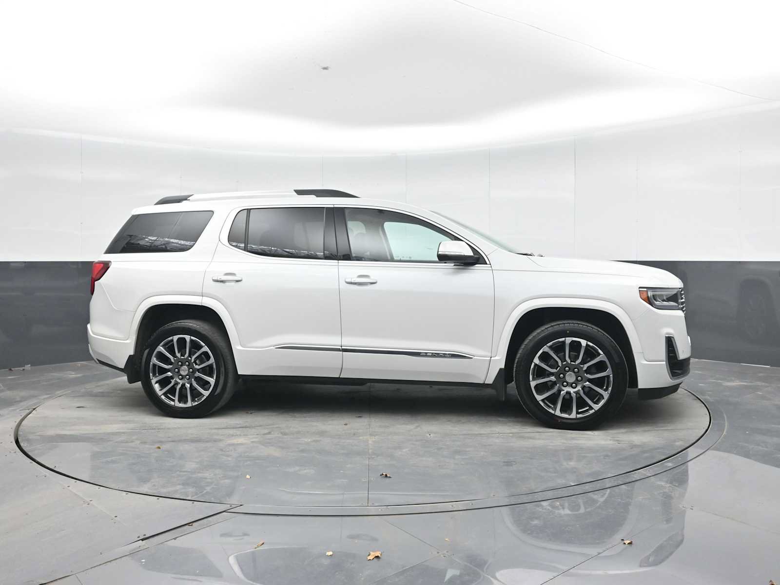 Used 2020 GMC Acadia Denali w/ LPO, Floor Liner Package AWD/4WD image 9