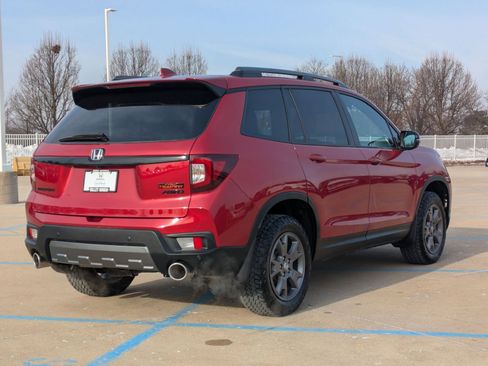 Certified 2024 Honda Passport TrailSport image 5