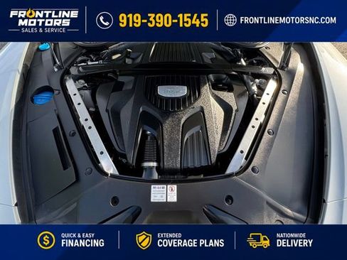 Used 2018 Porsche Panamera RWD image 2