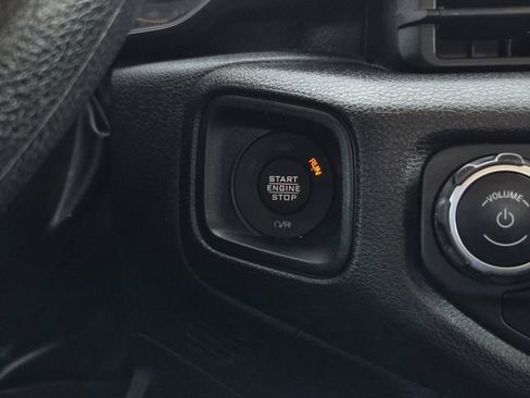 Used 2024 Jeep Gladiator Sport AWD/4WD image 17