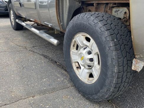 Used 2007 Chevrolet Silverado 2500 LTZ w/ Suspension Package, Off-Road AWD/4WD image 13