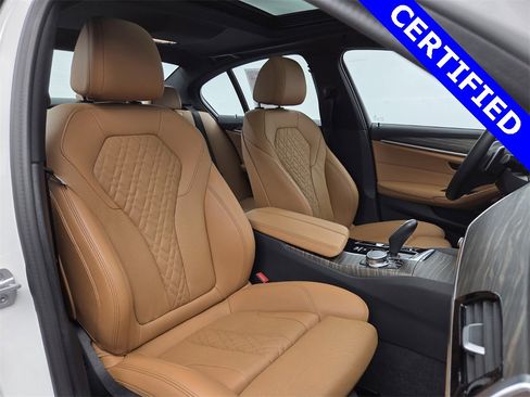 Certified 2023 BMW 530e w/ Premium Package image 14