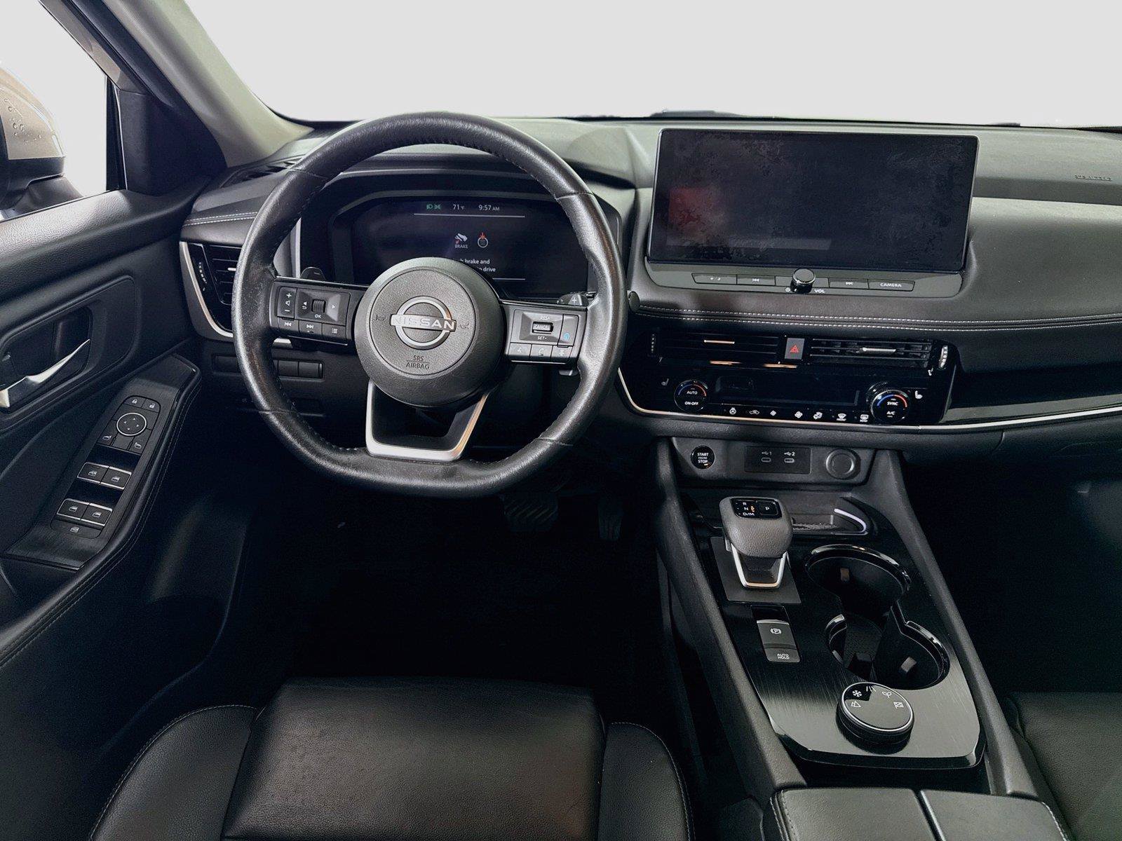 Used 2024 Nissan Rogue SL AWD/4WD image 2