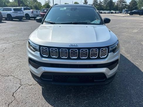 Used 2025 Jeep Compass Limited AWD/4WD image 6