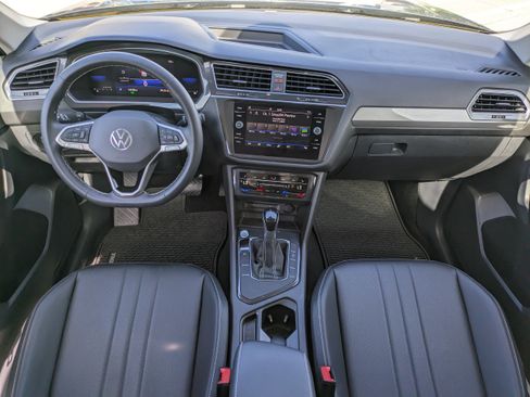 Certified 2023 Volkswagen Tiguan SE FWD image 15