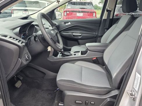 Used 2017 Ford Escape SE FWD image 18