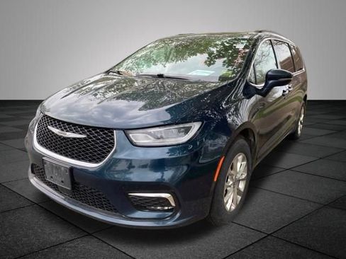Used 2022 Chrysler Pacifica Touring-L AWD/4WD image 8