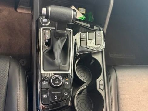 Used 2025 Kia Sportage EX AWD/4WD image 12