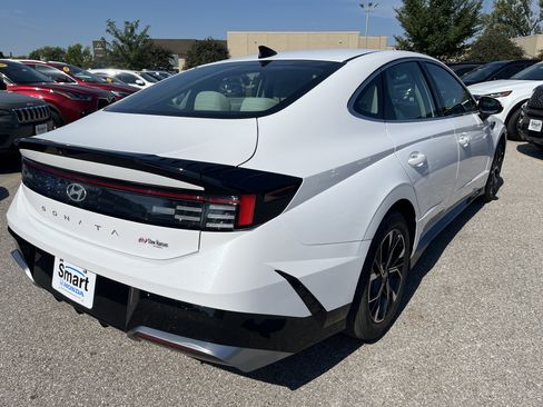 Used 2025 Hyundai Sonata SEL FWD image 5