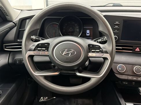 Used 2023 Hyundai Elantra SE FWD image 14