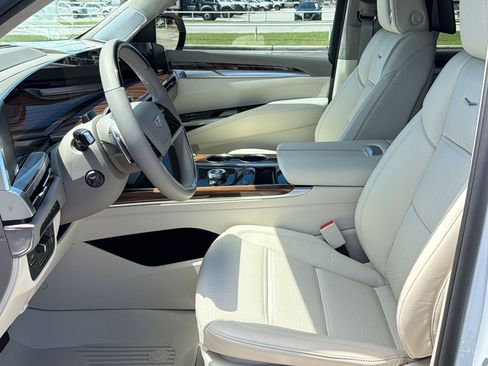 Used 2026 Cadillac Escalade Platinum Sport w/ LPO, Floor Liner Package image 5