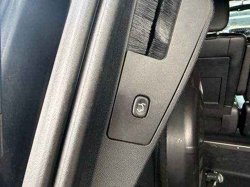 Used 2014 Dodge Grand Caravan SXT FWD image 35