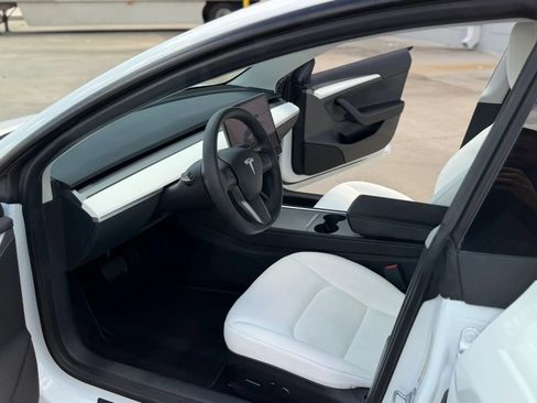 Used 2023 Tesla Model 3 Standard Range RWD image 17