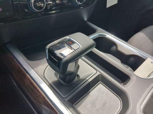 Used 2024 GMC Sierra 1500 Elevation w/ Preferred Package AWD/4WD image 29