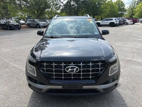 Used 2023 Hyundai Venue SEL FWD image 8