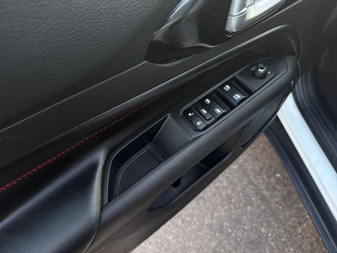 Used 2025 Jeep Compass Trailhawk image 23