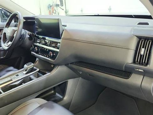 Certified 2026 Nissan Pathfinder SL FWD image 23