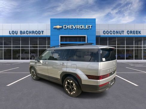 Used 2025 Hyundai Santa Fe SEL FWD image 6