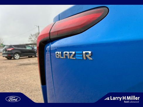 Used 2024 Chevrolet Blazer EV LT image 23