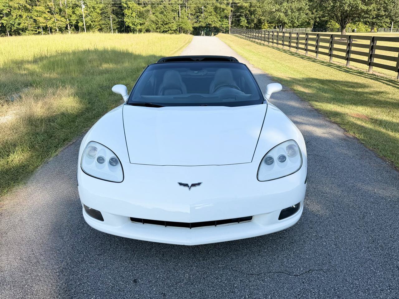 Used 2005 Chevrolet Corvette Coupe w/ Preferred Equipment Group RWD image 8