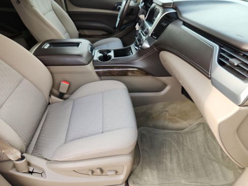 Used 2015 Chevrolet Suburban LS RWD image 16