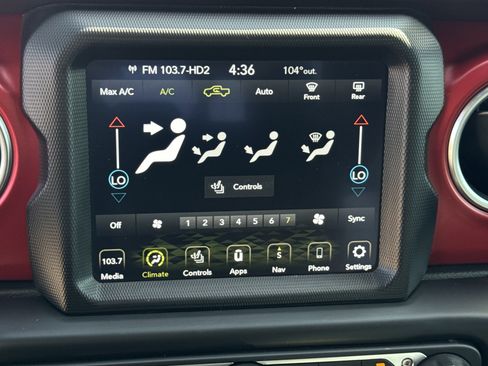 Used 2023 Jeep Gladiator Rubicon w/ Cold Weather Group image 23